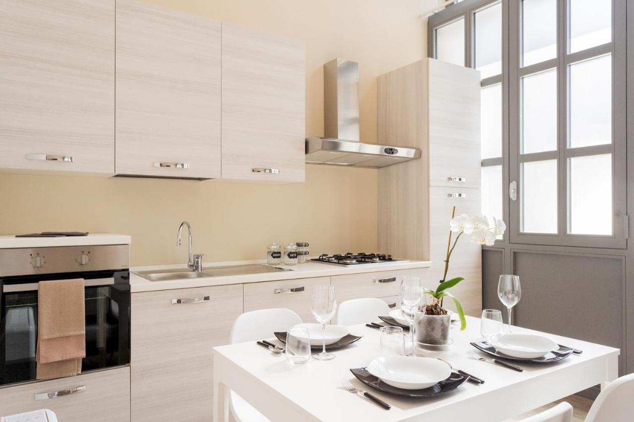 Romantic Escape City Centre With Jacuzzi & Parking By Rent All Como Exteriör bild