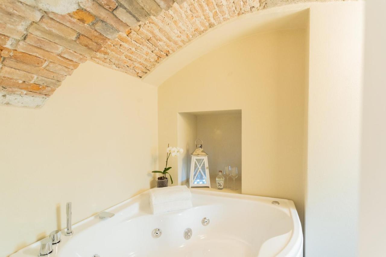 Romantic Escape City Centre With Jacuzzi & Parking By Rent All Como Exteriör bild