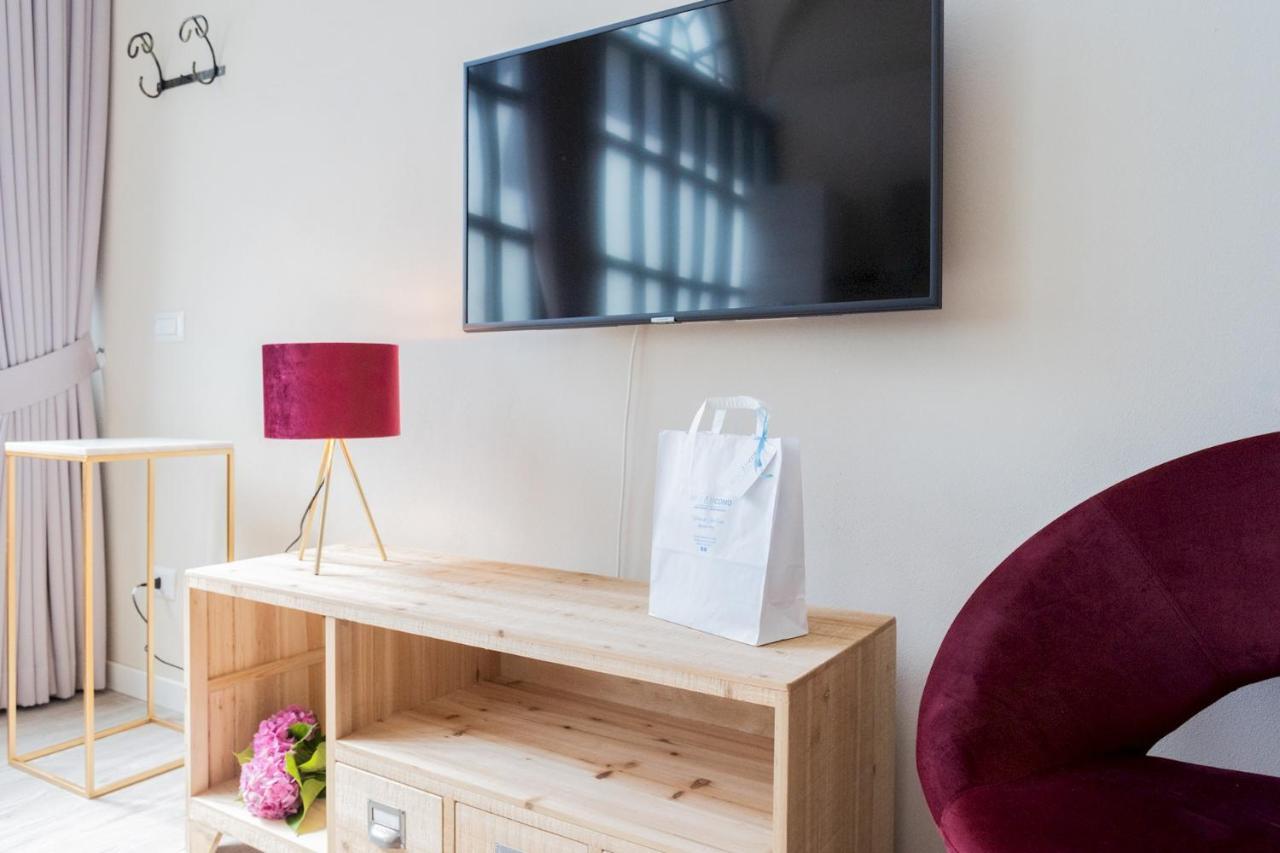 Romantic Escape City Centre With Jacuzzi & Parking By Rent All Como Exteriör bild